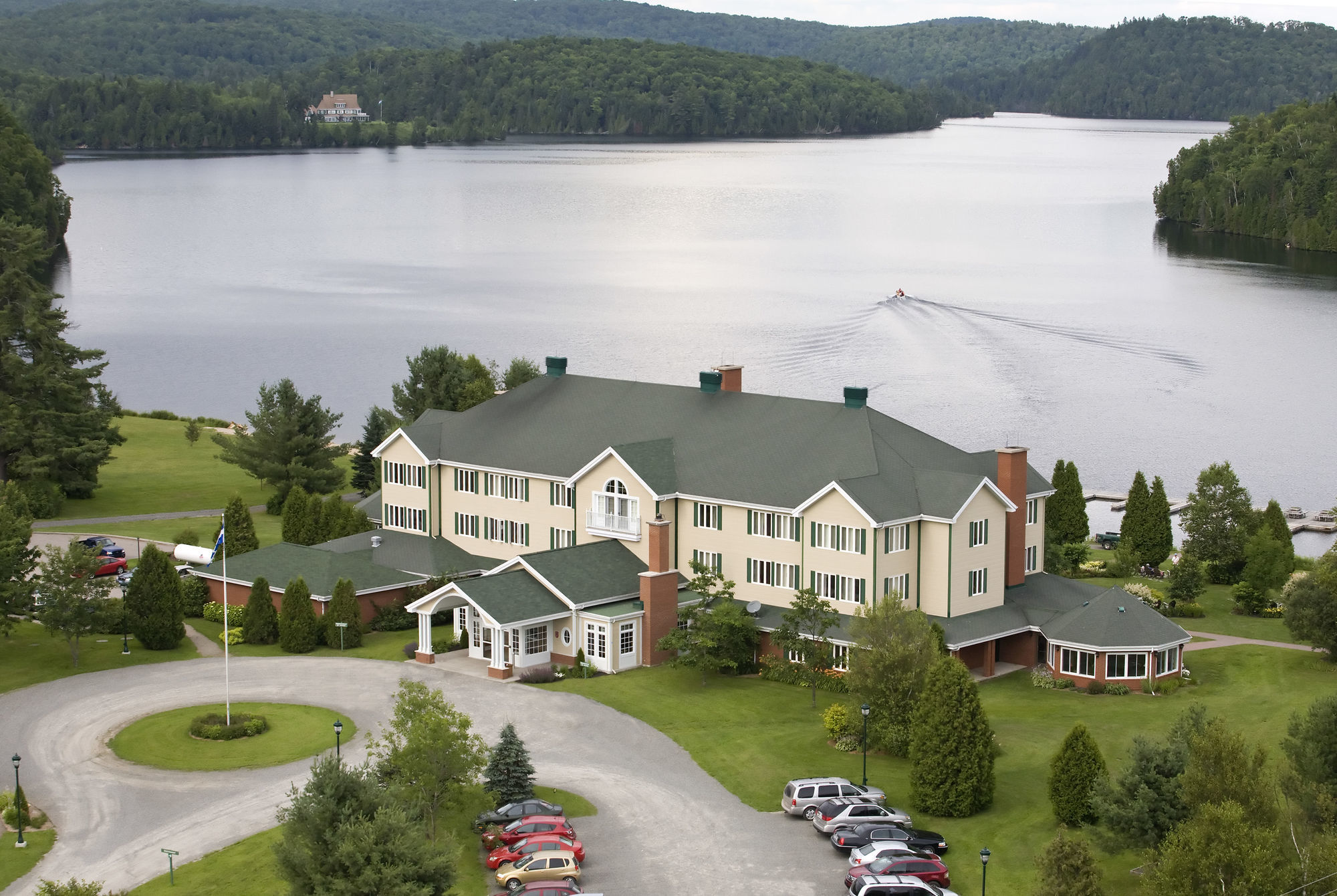 Auberge Du Lac-A-L'Eau-Claire Saint-Alexis-des-Monts Eksteriør billede