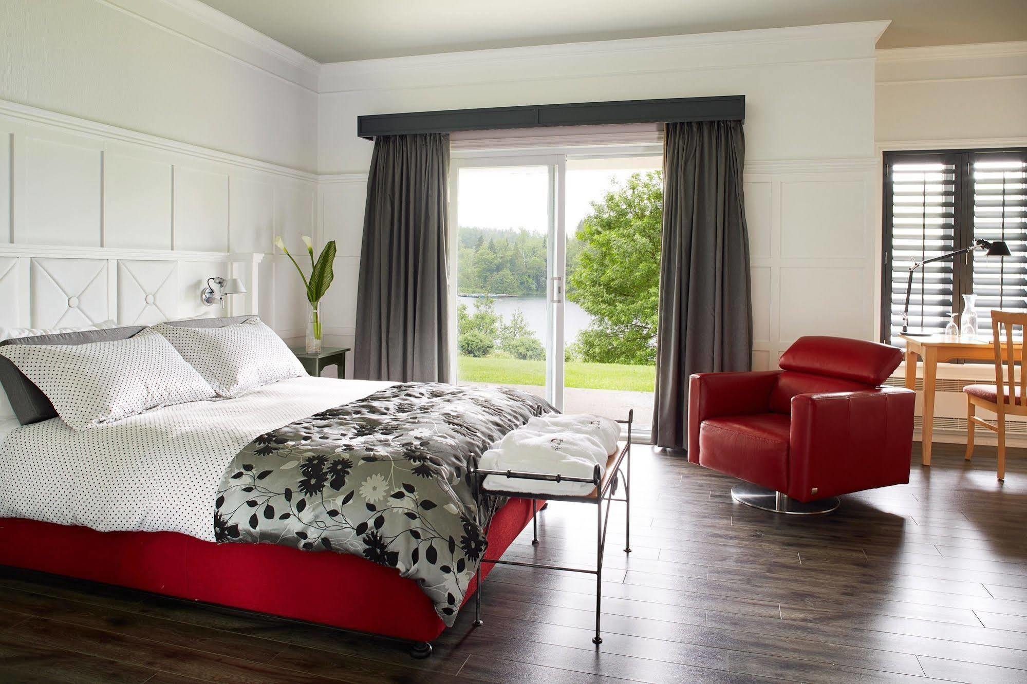 Auberge Du Lac-A-L'Eau-Claire Saint-Alexis-des-Monts Eksteriør billede