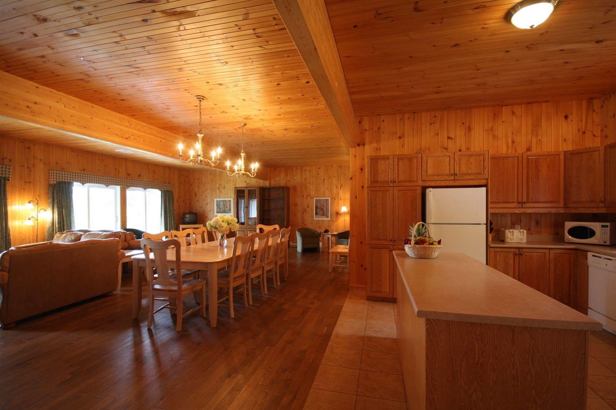 Auberge Du Lac-A-L'Eau-Claire Saint-Alexis-des-Monts Eksteriør billede