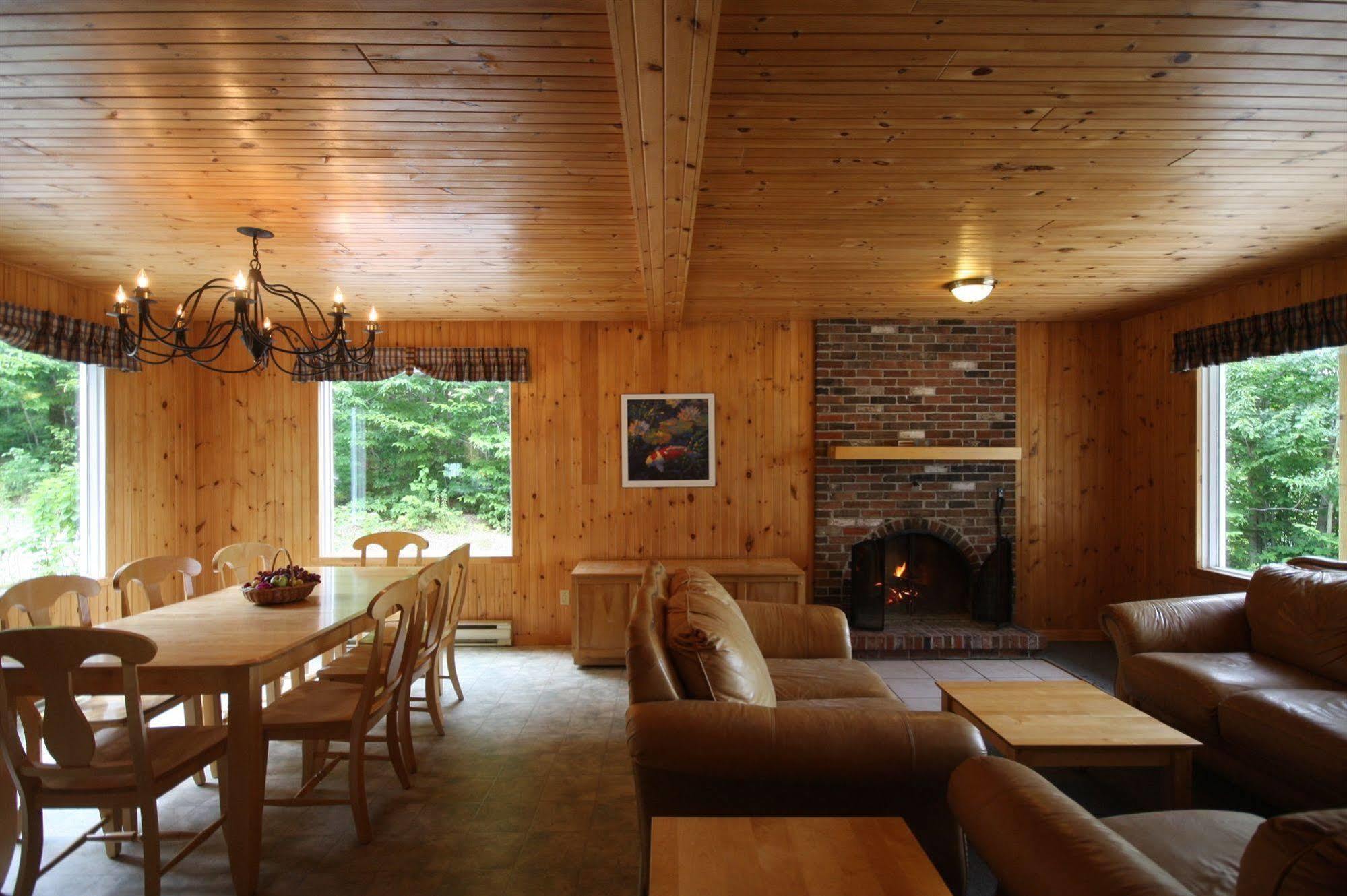 Auberge Du Lac-A-L'Eau-Claire Saint-Alexis-des-Monts Eksteriør billede