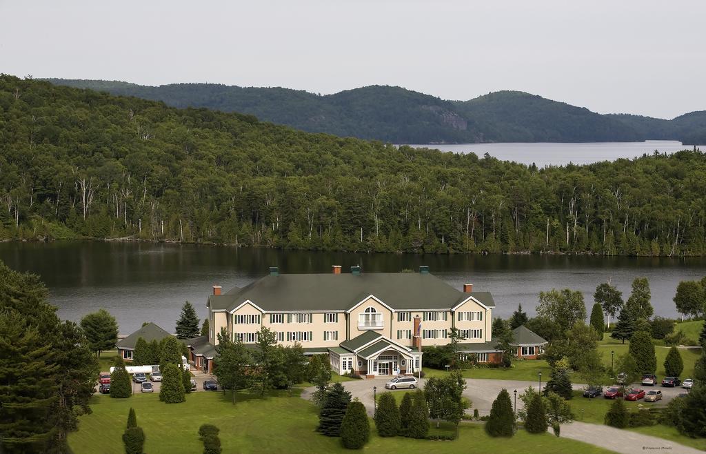 Auberge Du Lac-A-L'Eau-Claire Saint-Alexis-des-Monts Eksteriør billede